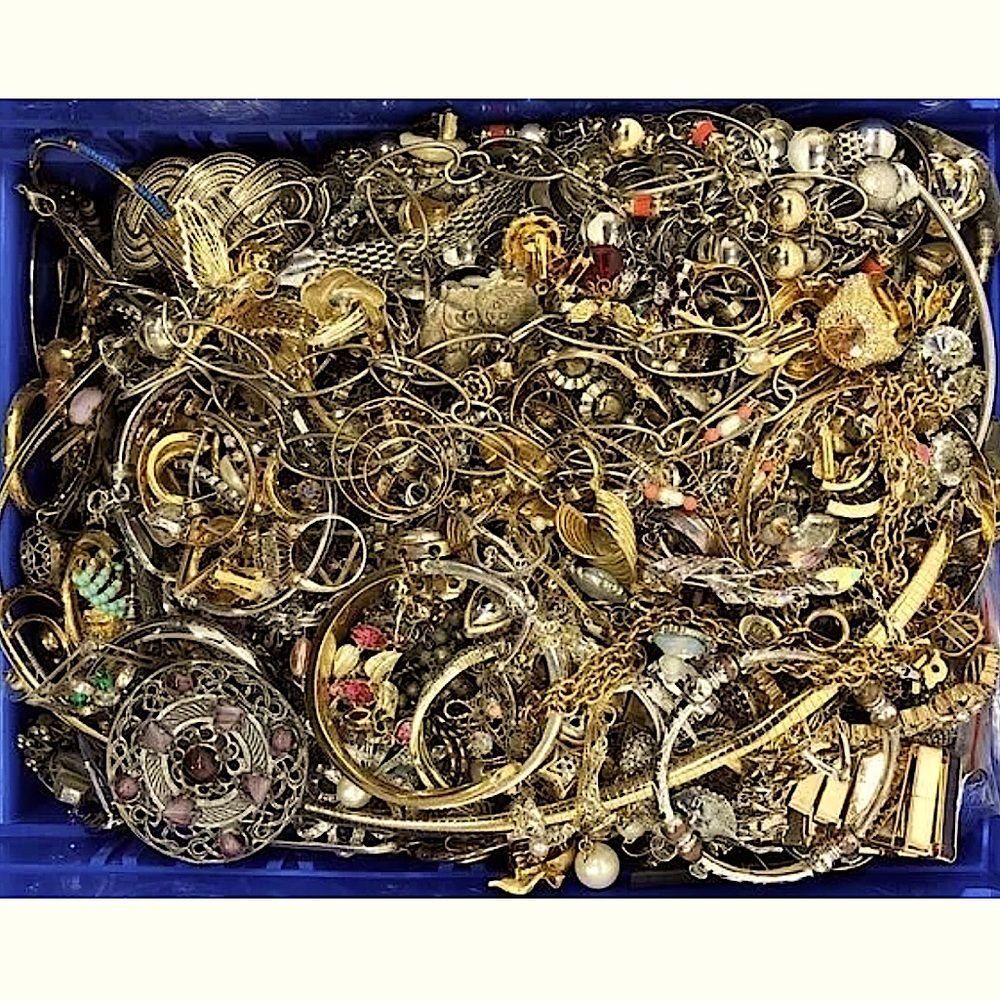 3 lb Tangled Jewelry Lot | Unsearched Mystery Treasure Hunt Reseller Gold Silver - Picture 3 of 16